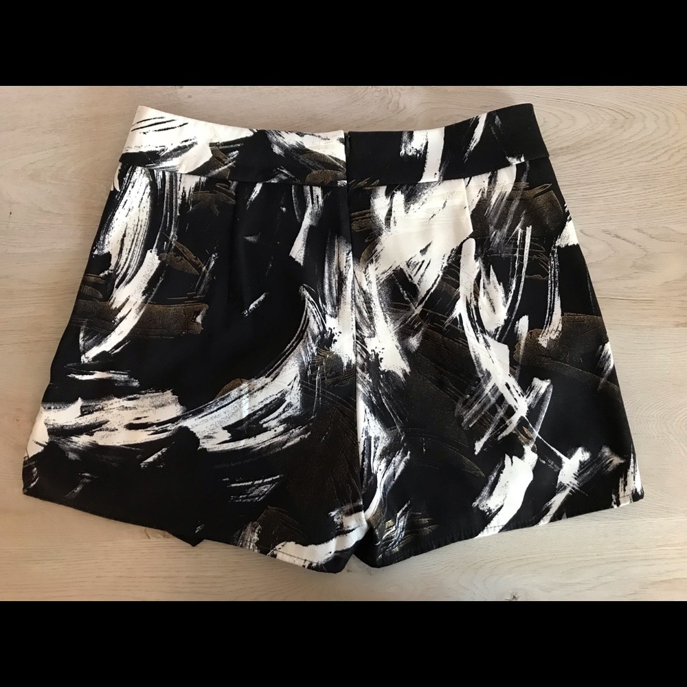 Skort with pockets in black gold brush pattern | AQUA by Bloomingdale’s